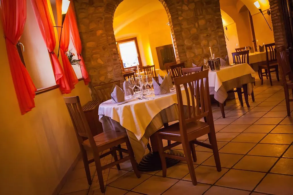 קבריאנה Hotel Alla Corte Dei Bicchi 3*,  איטליה