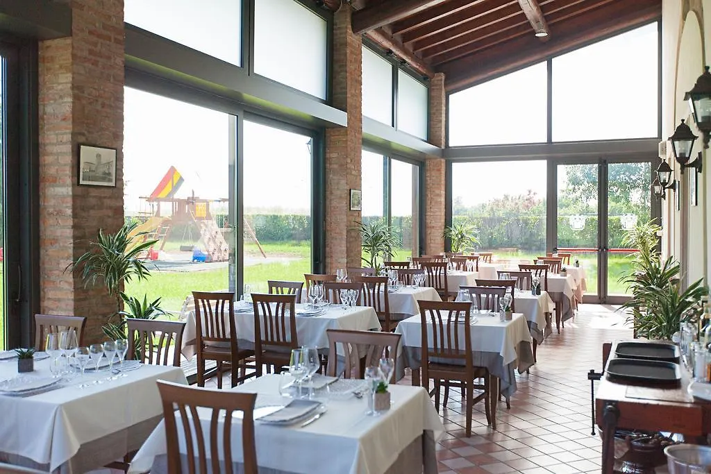 ***  קבריאנה Hotel Alla Corte Dei Bicchi איטליה