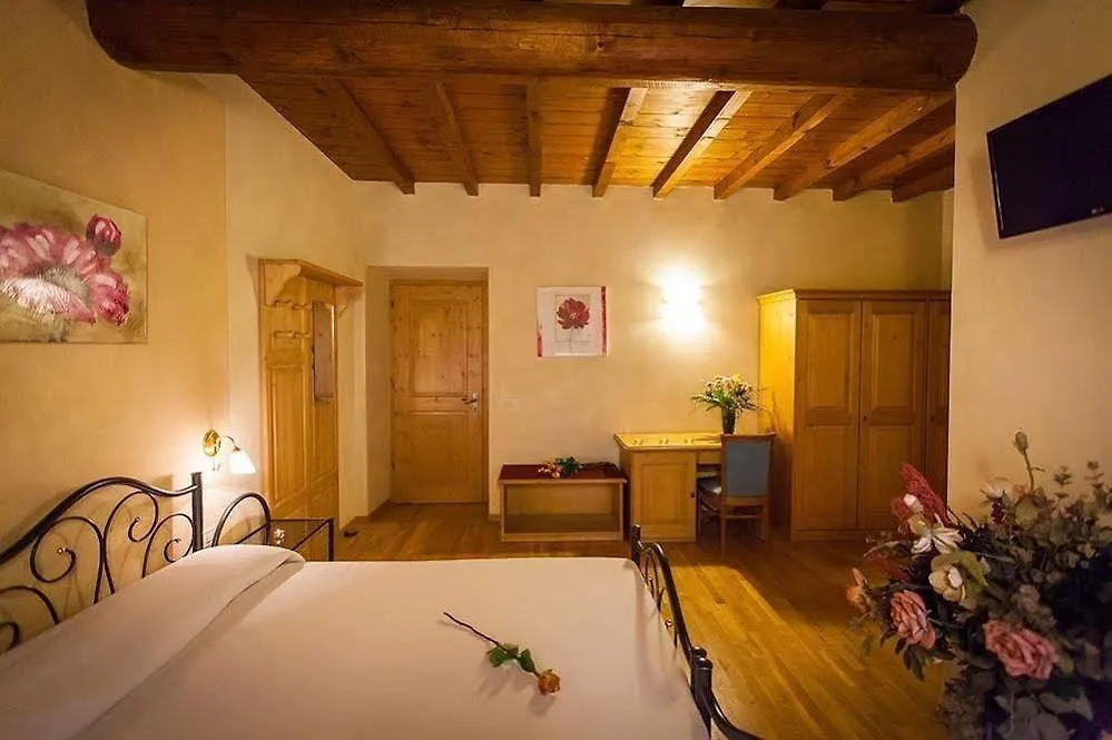 קבריאנה Hotel Alla Corte Dei Bicchi 3*,  איטליה